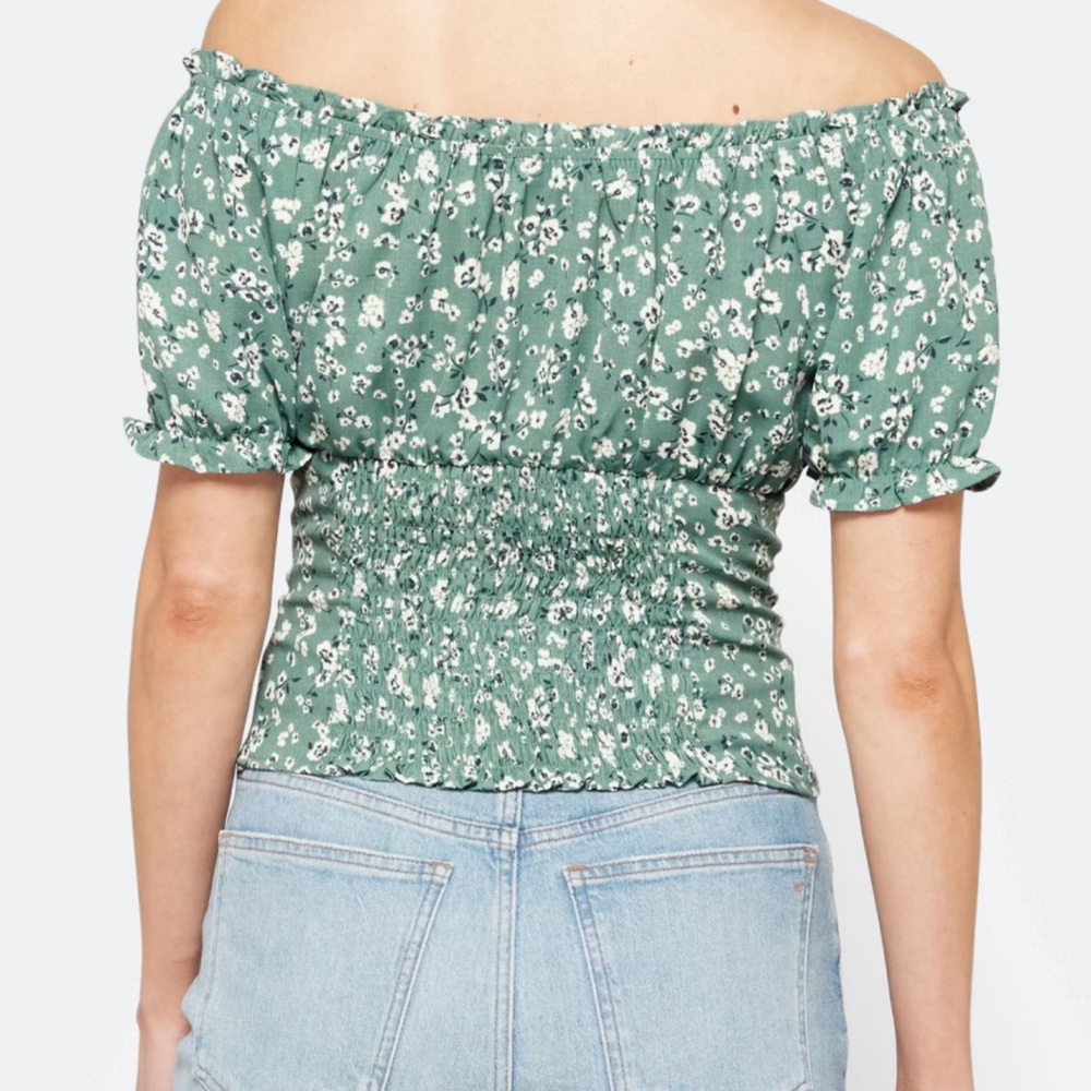 Floral Ruffle Blouse - Picture 2 of 11